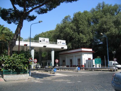 Alteste ALT-Stazione Europas in Pompei. Das Häuschen ist immer noch fast im Originalzustand der 30er. Alteste ALT-Stazione Europas in Pompei. Das Häuschen ist immer noch fast im Originalzustand der 30er.