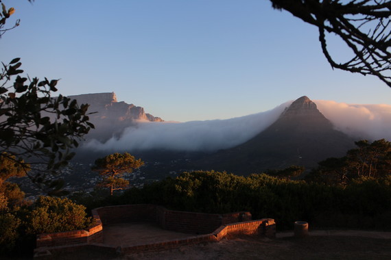 Nebel zwischen Table Mountain und Lion's Head