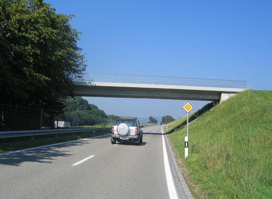 die "alte Autobahn" St.Gallen - Wil verläuft parallel zur neuen A1